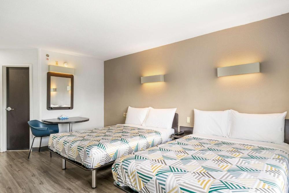 Quadruple Room - Non-Smoking interior